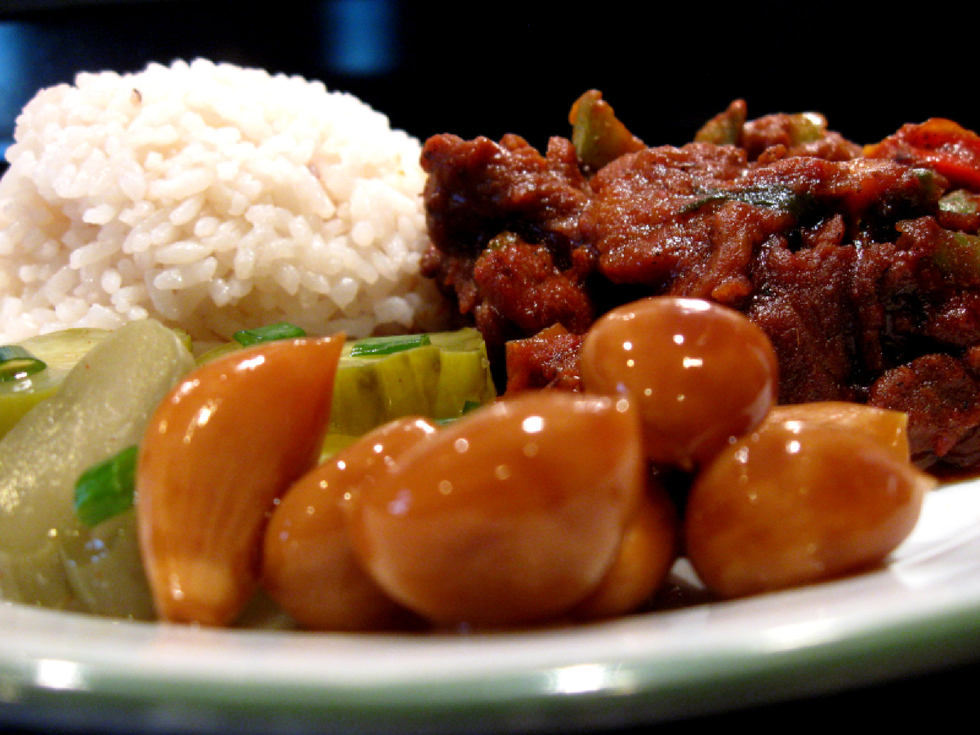 jeyuk-bokkeum meal